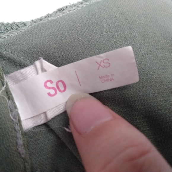 EUC SO women's size XS green crochet pattern bikini top - Picture 5 of 5